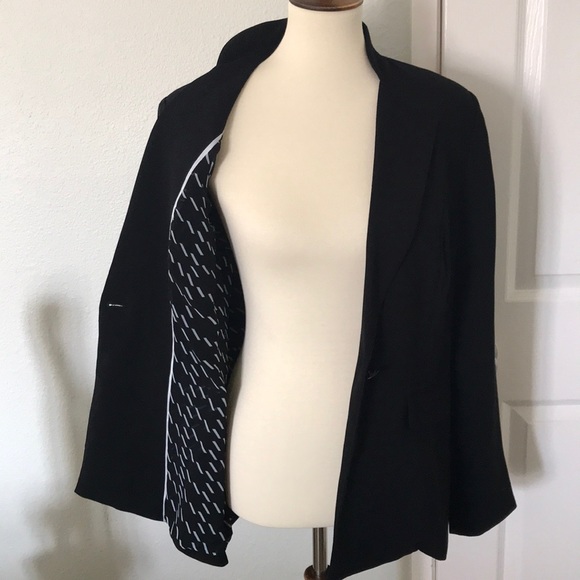 Cabi - Picture 3 of 5